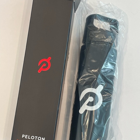PELOTON Glass Water Bottle - Picture 3 of 6